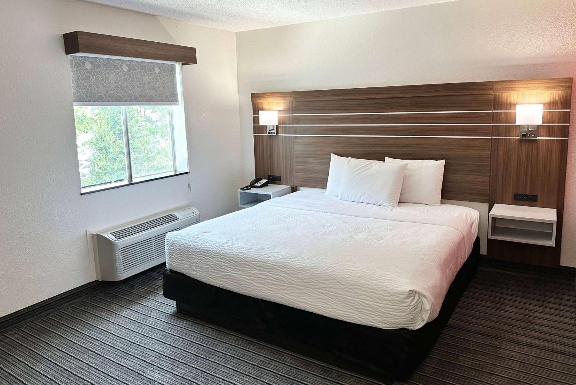 Hotel Ramada By Wyndham Lithia Springs Atlanta Exterior foto