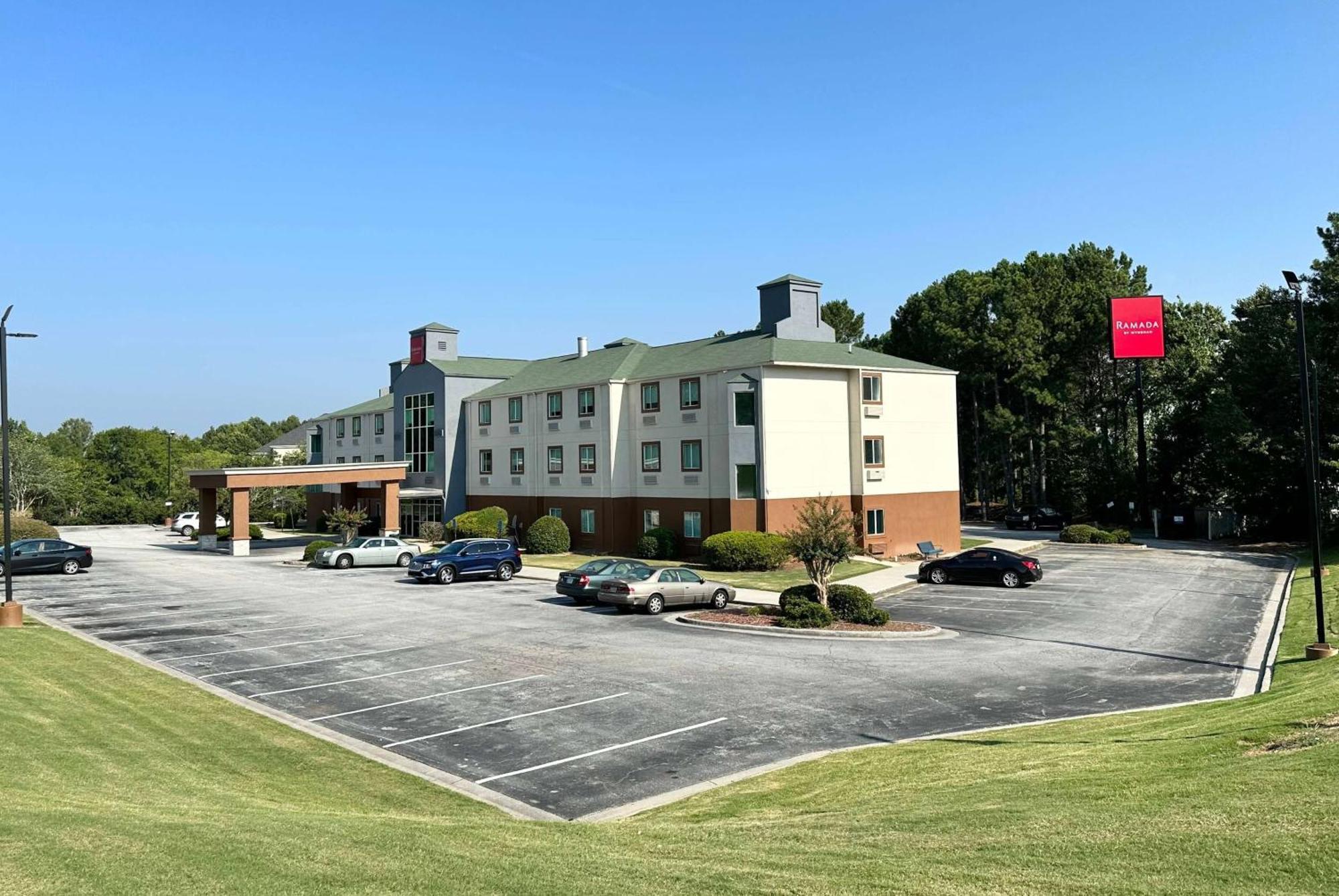 Hotel Ramada By Wyndham Lithia Springs Atlanta Exterior foto